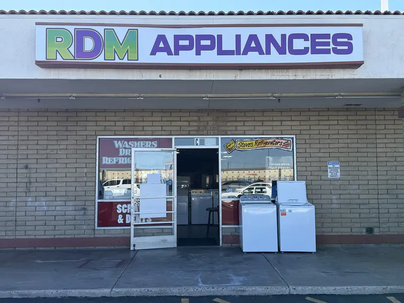 The RDM Appliances storefront at 12329 NW Grand Avenue, Suite C